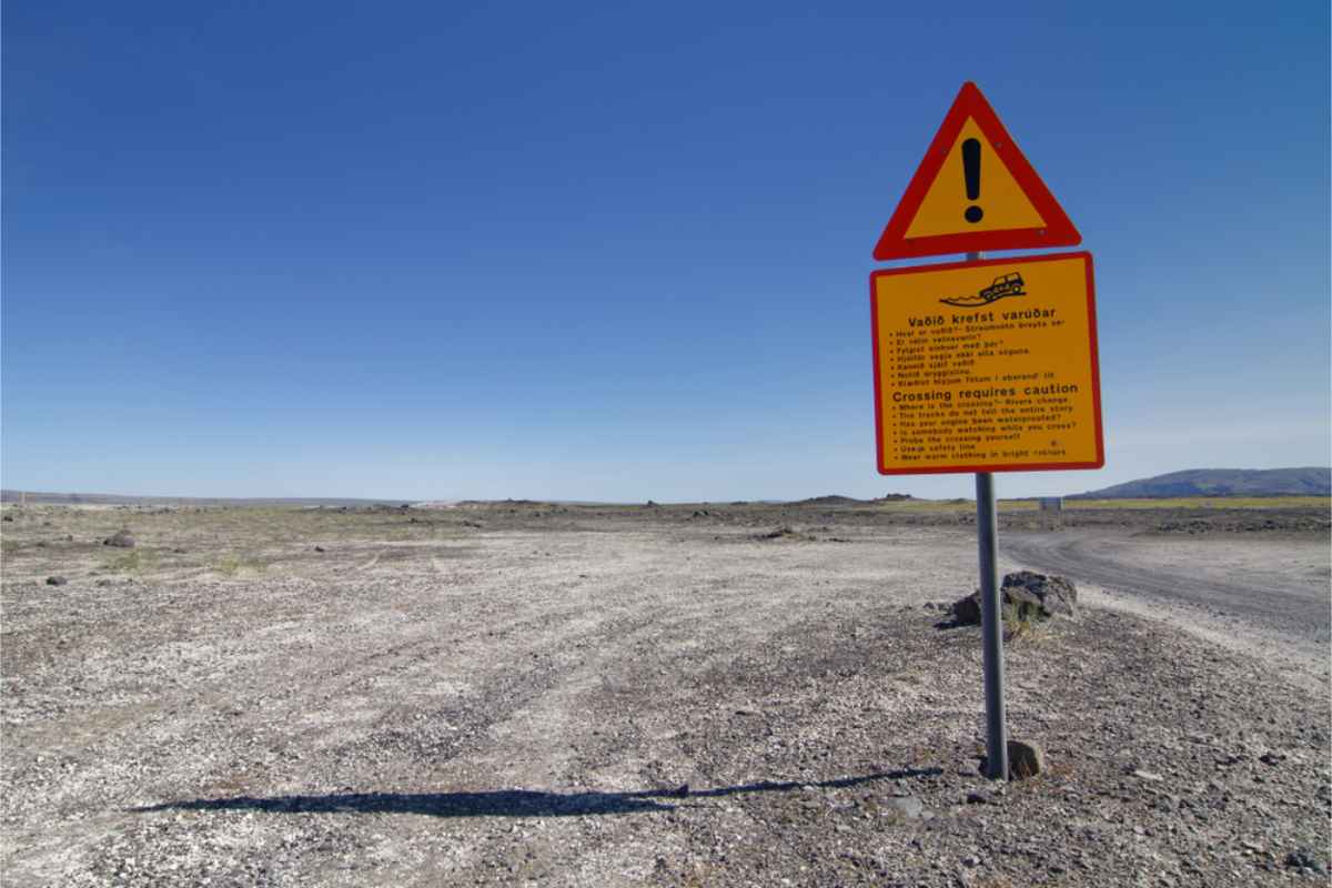 F-Road warning sign in Iceland highlands