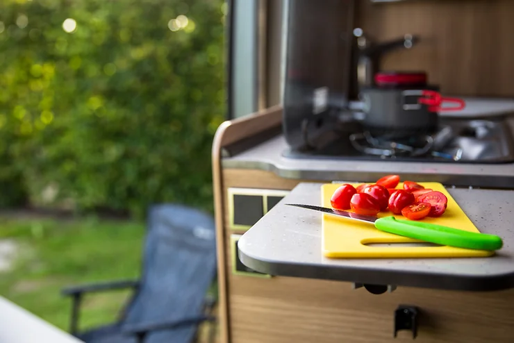Cocinar en una autocaravana: ¡tu propia cocina!