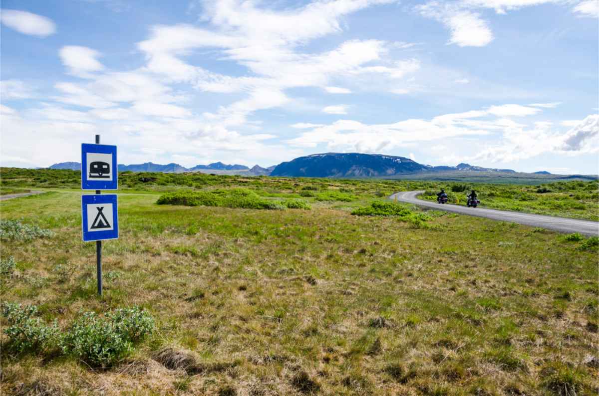 signs showing where camping for RVs is permitted