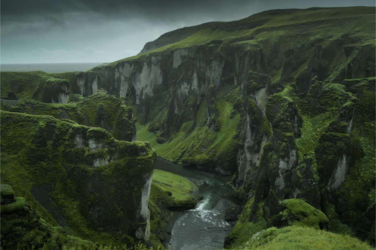 Beautiful mossy canyon in Iceland&acute;s highlands