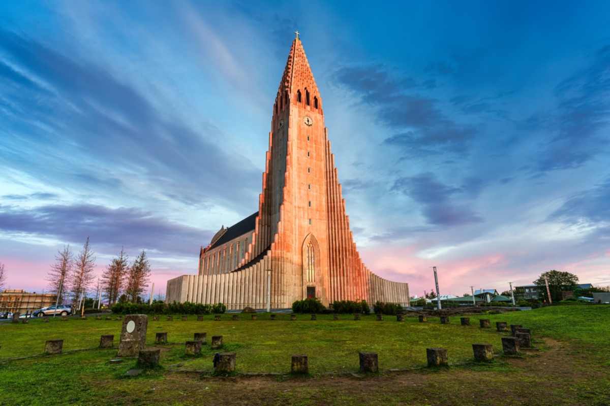 Hallgrimskirkja church of Reykjavik at dusk
