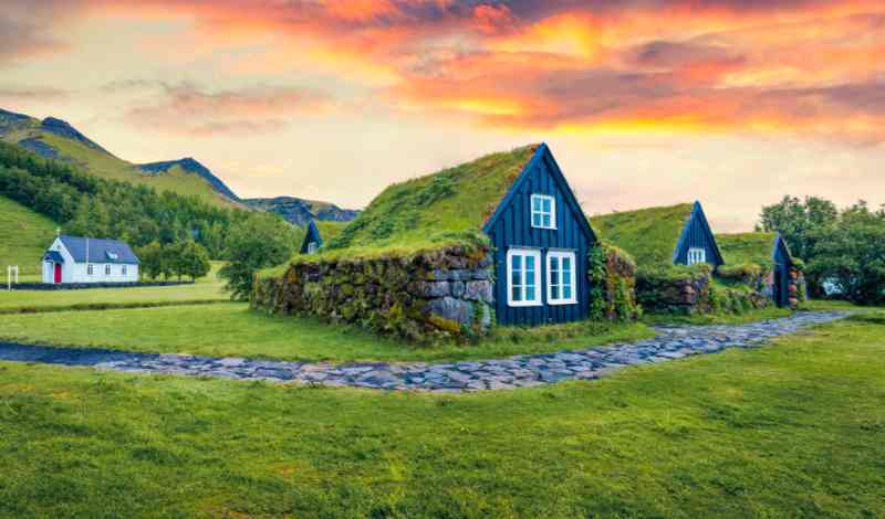 Daylight Hours in Iceland in June