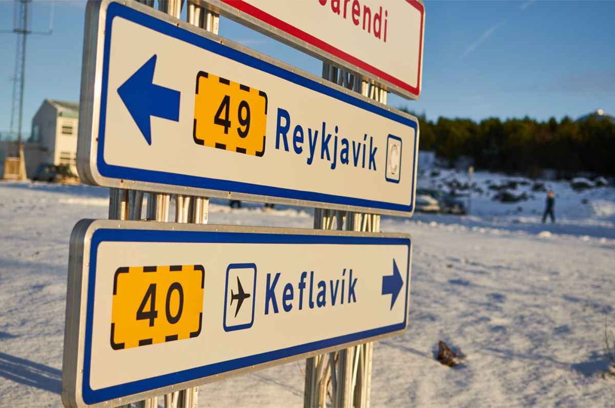 Road sign showing the direction to Keflavik airport area